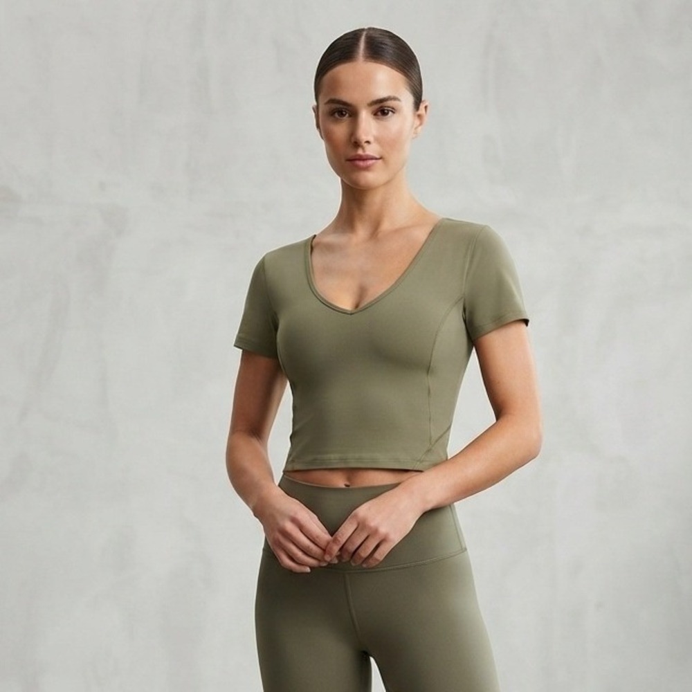 Lululemon T-Shirt Women 8 Bronze Green Align Tee Nulu Cropped Yoga‎ LW3FGSS